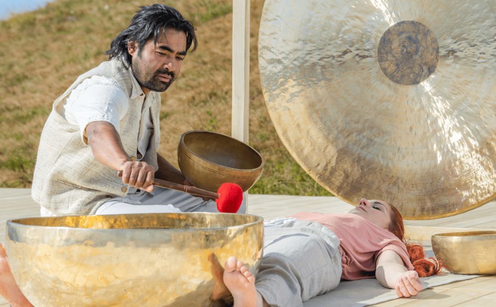 The Aesthetic and Atmosphere of Sound Bath Settings