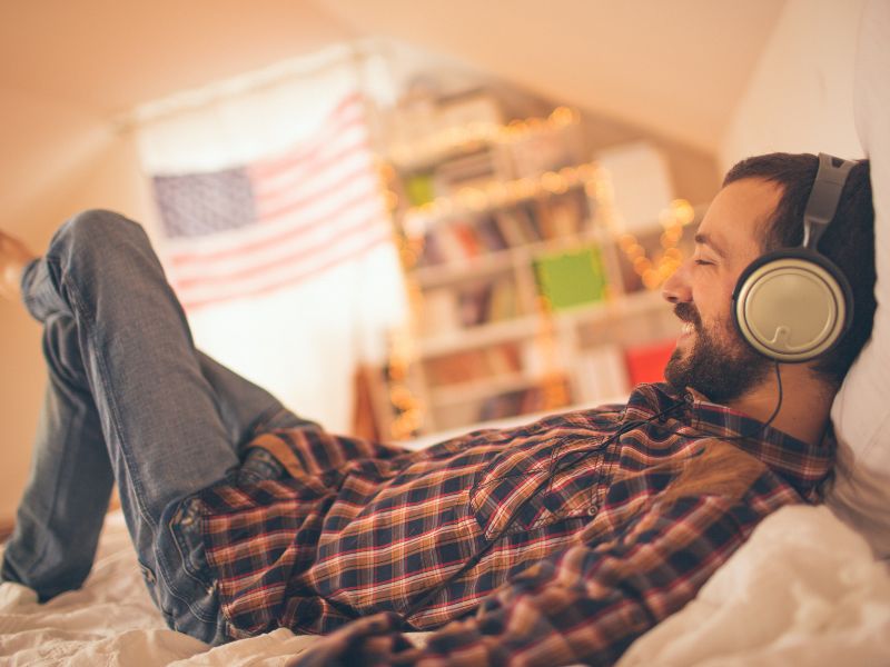 Maximizing Productivity: The Best Binaural Beats for Focus and Creativity