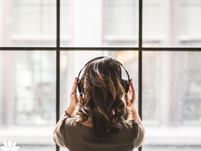 Binaural Beats for Anxiety: Can Sound Really Calm Your Mind?